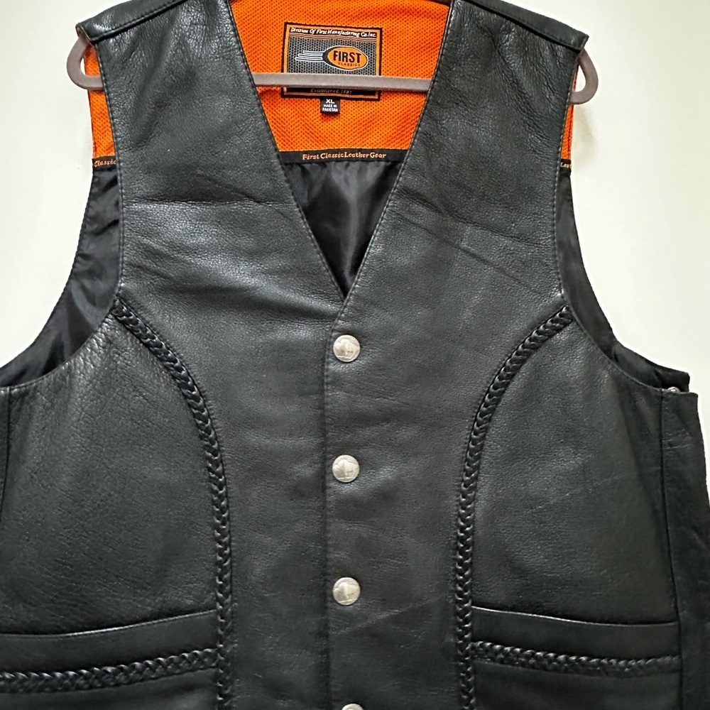First Classics Black Leather Motorcycle Vest – XL - Picture 7 of 16
